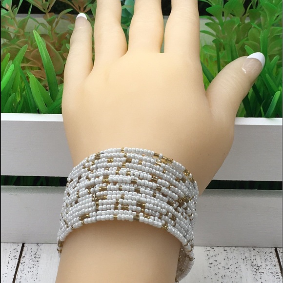 Jewelry - Memory Wire Beaded Bracelet